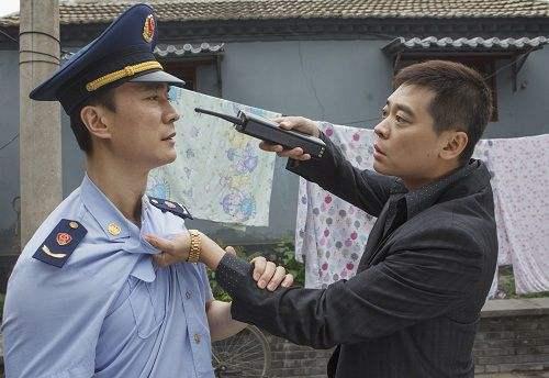 在和闫学晶合作的《俺娘田小草》中,张明健饰演的好男人"薛斌"受到