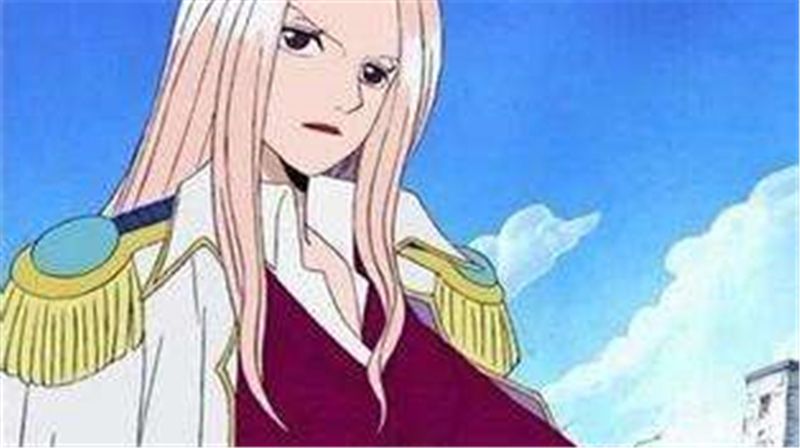 top5缇娜现海军本部少将,跟斯摩格有一腿,很多人觉得她有气质,就我