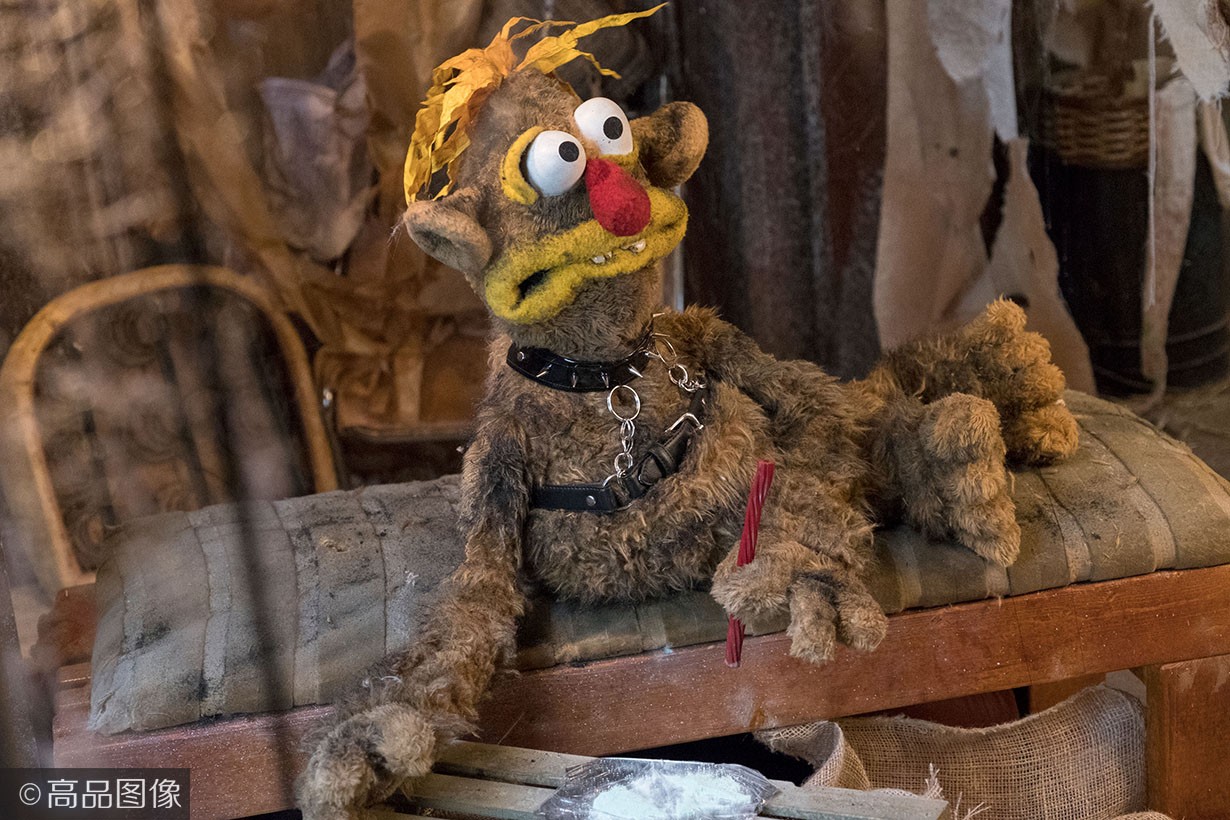 r级喜剧《欢乐时光谋杀案》火爆来袭,木偶与人共存闹翻天