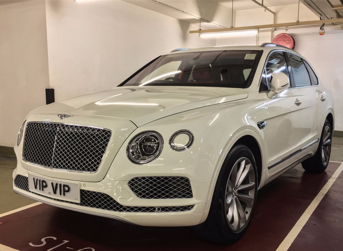 香港女首富的埃尔法车牌号140万小学生都知道含义