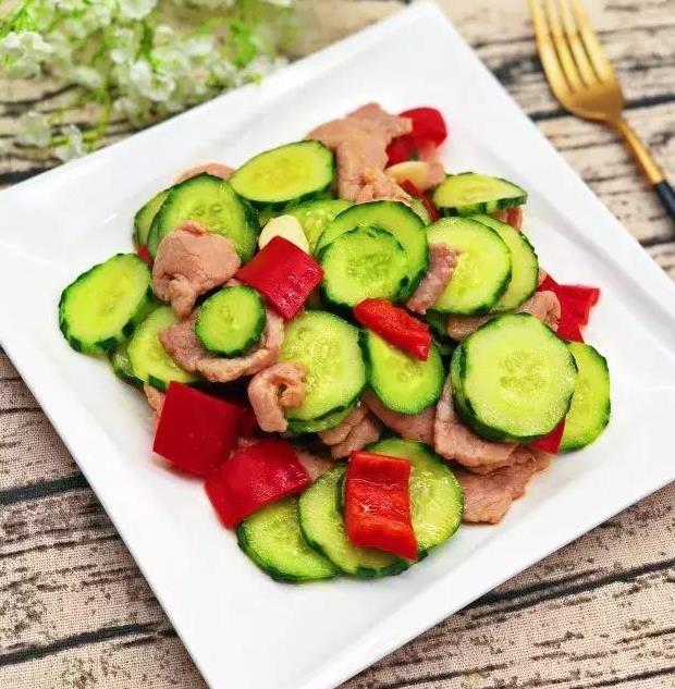 小清新美食黄瓜肉片, 黄瓜的清爽加上肉片的营养很妙!|小清新|肉片|小