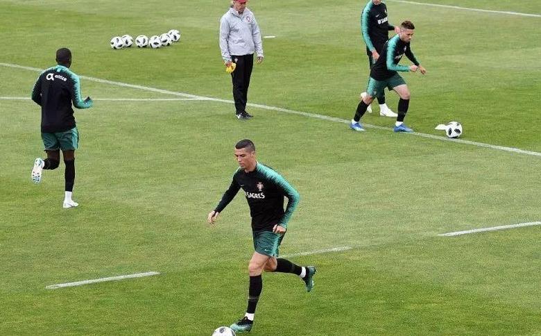 竞彩足球抽宝马:俄罗斯世界杯开赛 绿茵场与众