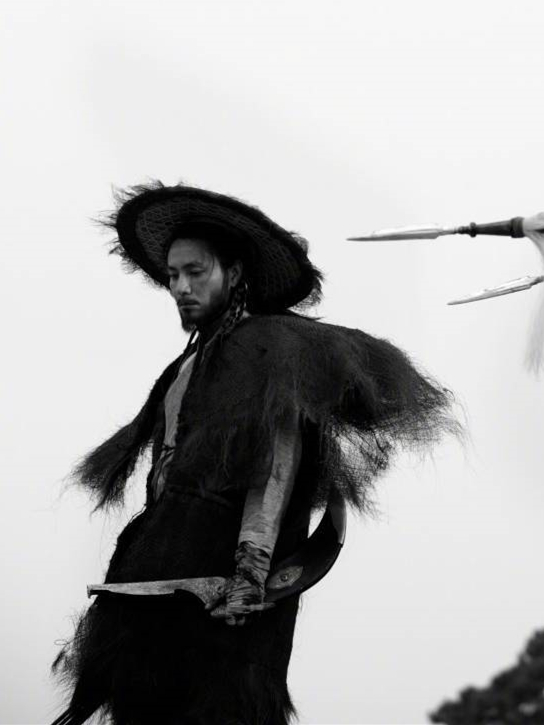 陈坤留长发戴渔夫帽,机场造型似大妈,网友:不敢认!