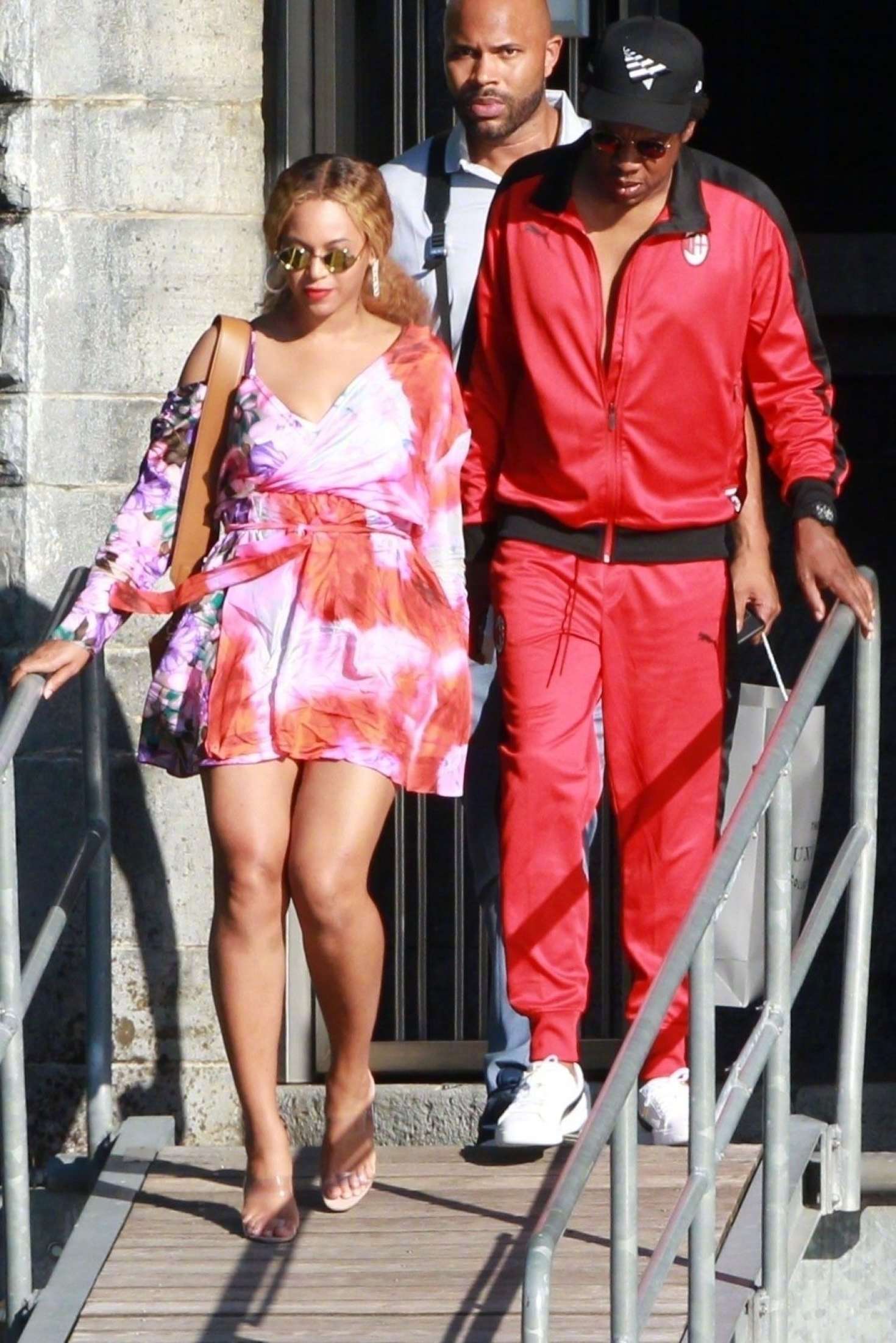 碧昂丝beyonce 和丈夫 jay-z 在 莱克科莫度假被拍