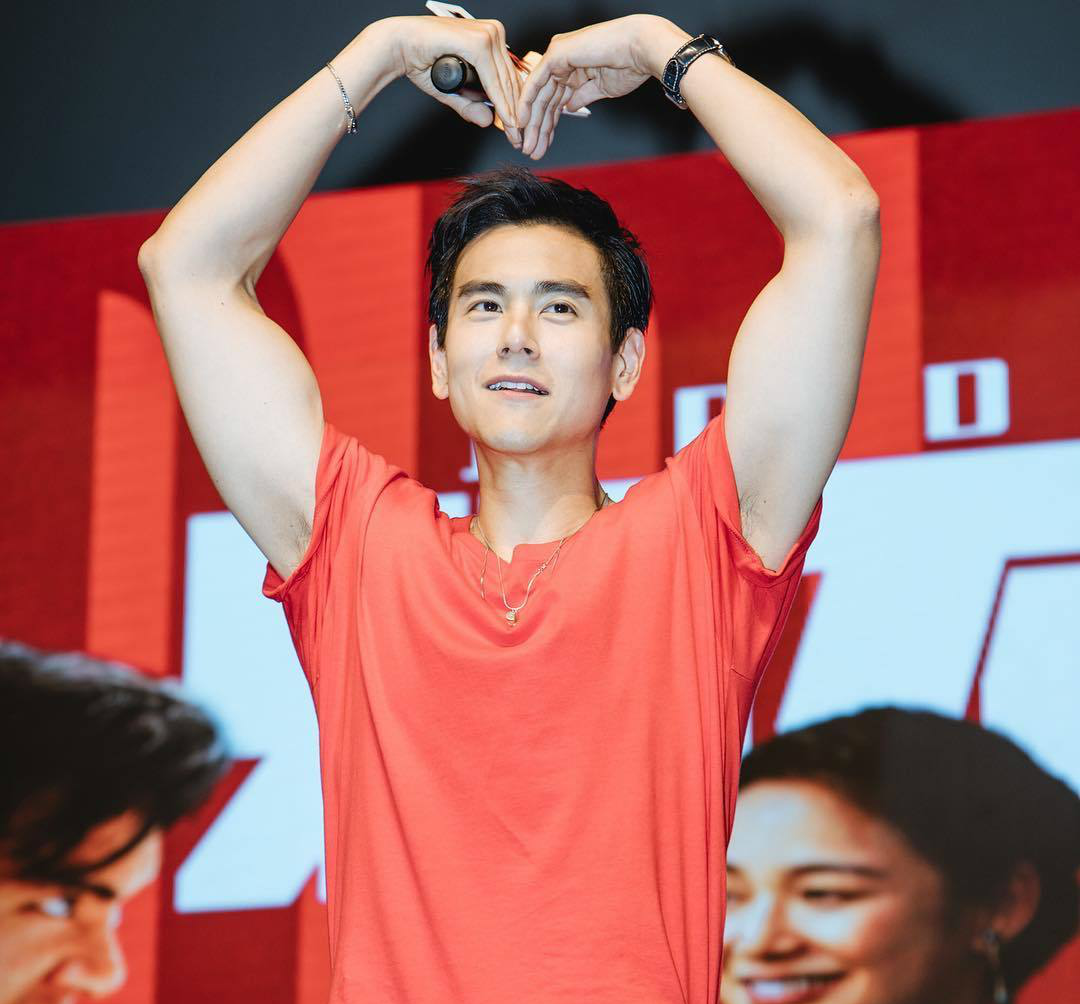 花式比心好萌好可爱,笔芯哥哥彭于晏解一下