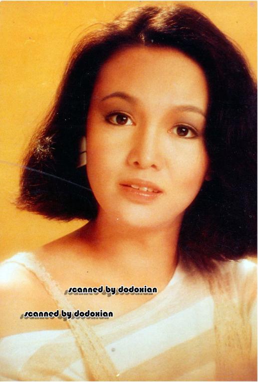 《钟无艳》最早在1985年被拍成电视剧,由郑裕玲饰演"钟无艳"一角,这一