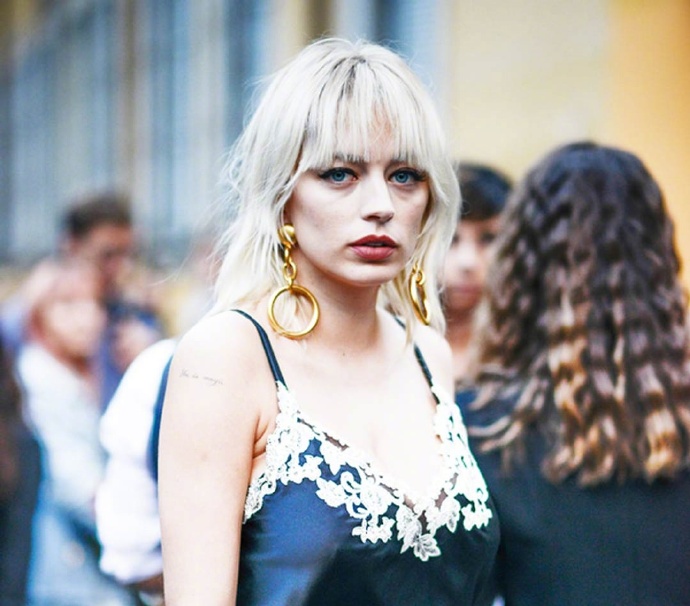 找不到适合自己的耳环欧美街拍达人告诉你你的脸也可很高级