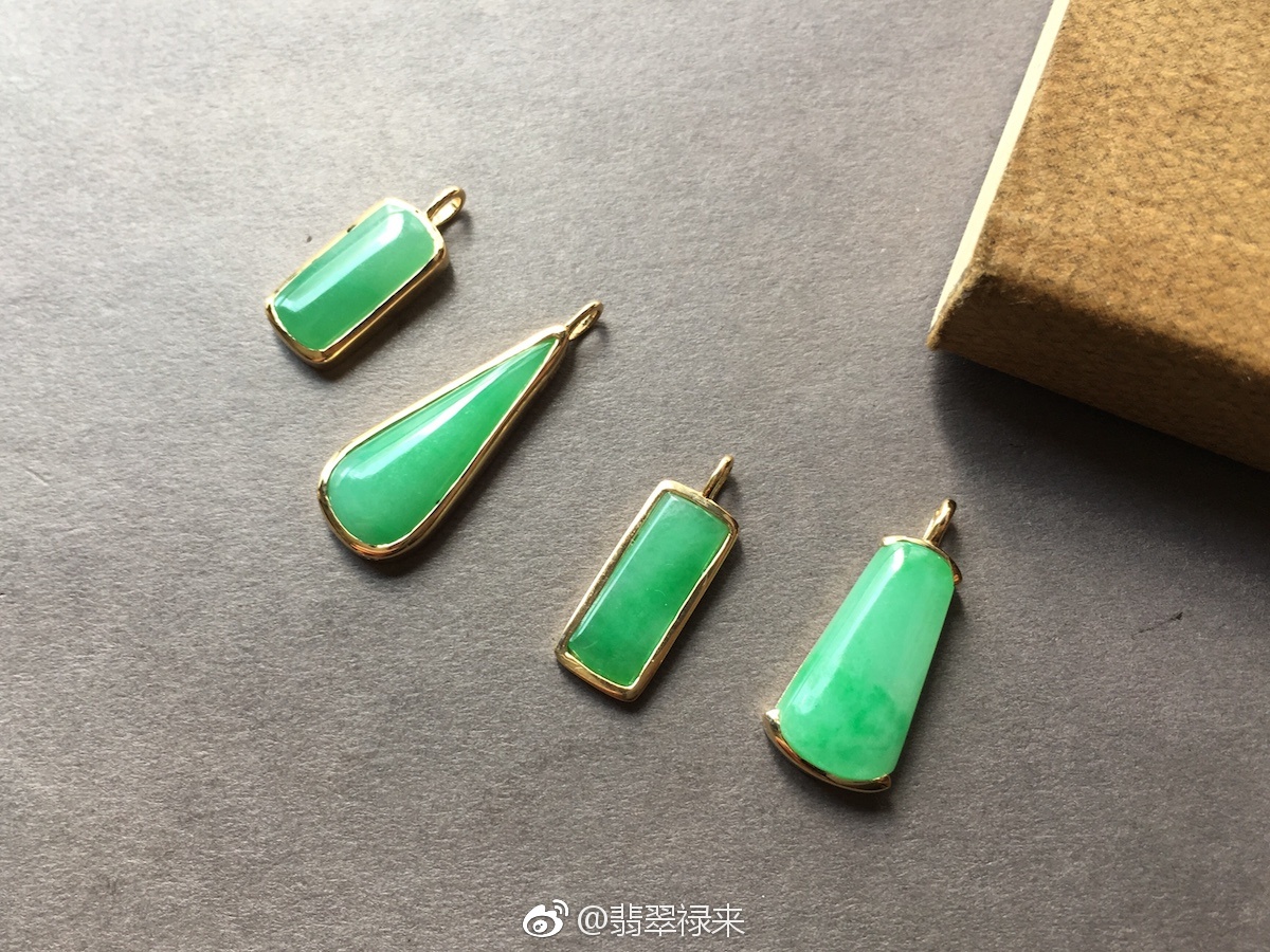 复古简约,阳绿翡翠吊坠系列,18k黄金镶嵌,最简单的包镶款式