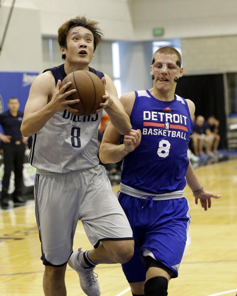 了火箭队,与其说是加盟nba火箭队,倒不如说是加盟了发展联盟的毒蛇队!