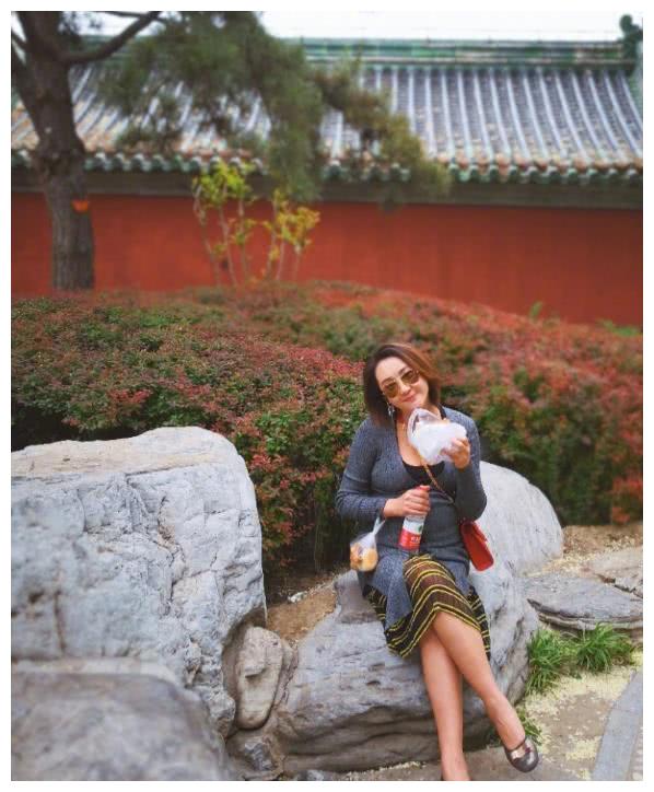 严屹宽晒杜若溪孕照每天走一万步引热议他的回答被赞是好男人