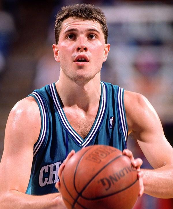 在黄蜂的第一年查普曼就有非常出色的表现,在29分钟的出场时间里,他场