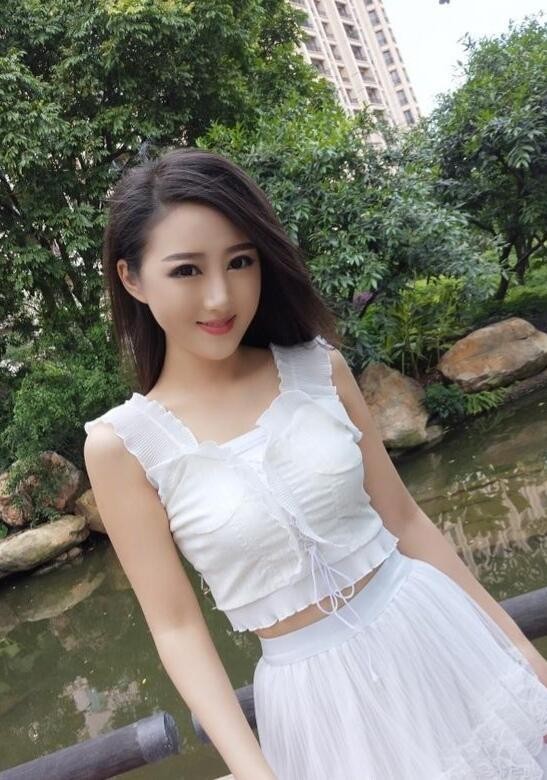 白色蕾丝使女人仙仙的,有这样的小女友会是怎样的体验?