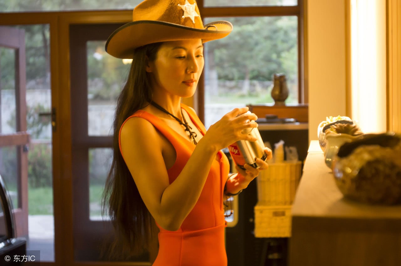 50岁退休阿姨宛儿子逛街,被认成情侣,儿子却因此交不到女友|刘叶琳