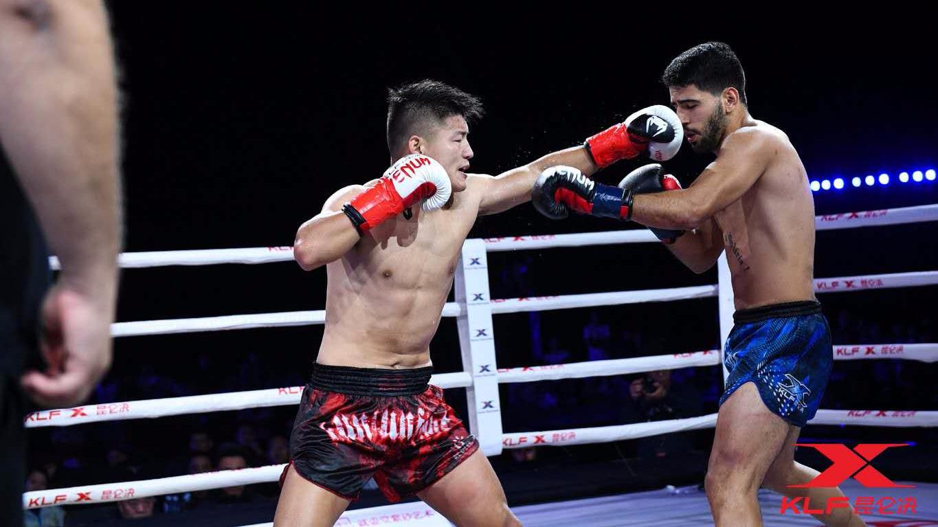 恐怖小胖位宁辉实力太强,2次读秒ko对手,燃爆全场观众