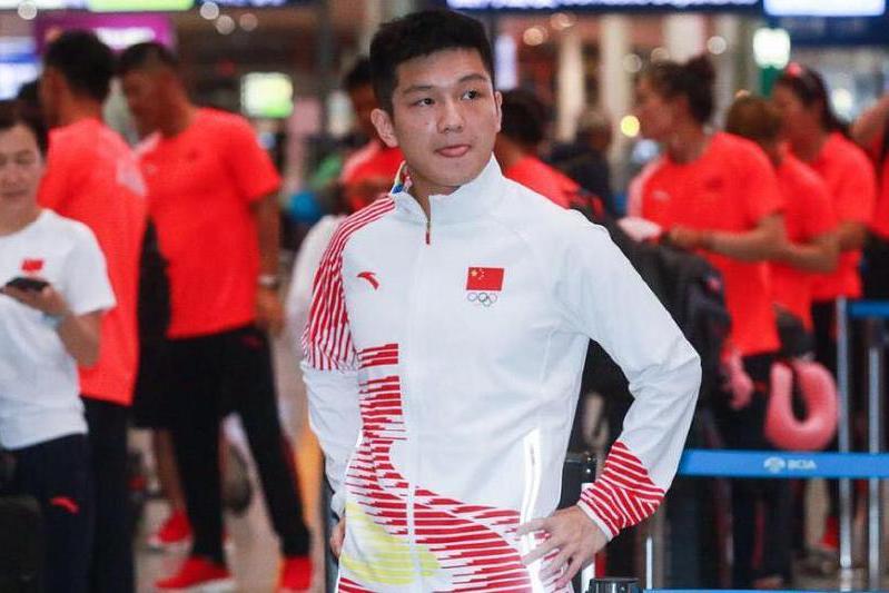 樊振东瘦了!首次率队压力大 国乒俩混双亲密互动粉丝直呼太甜