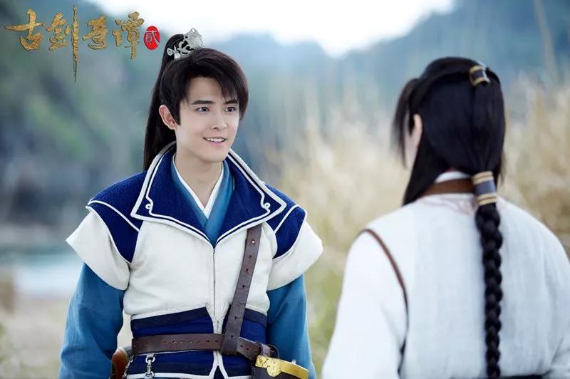 付辛博:首先接《古剑奇谭2》的时候就知道不是第一部的续集,是完全不