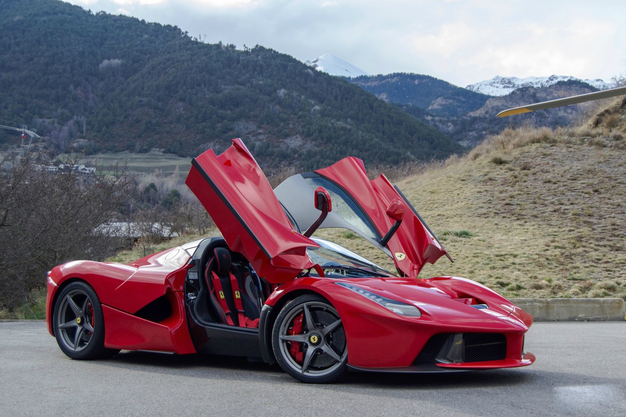 红马法拉利laferrari