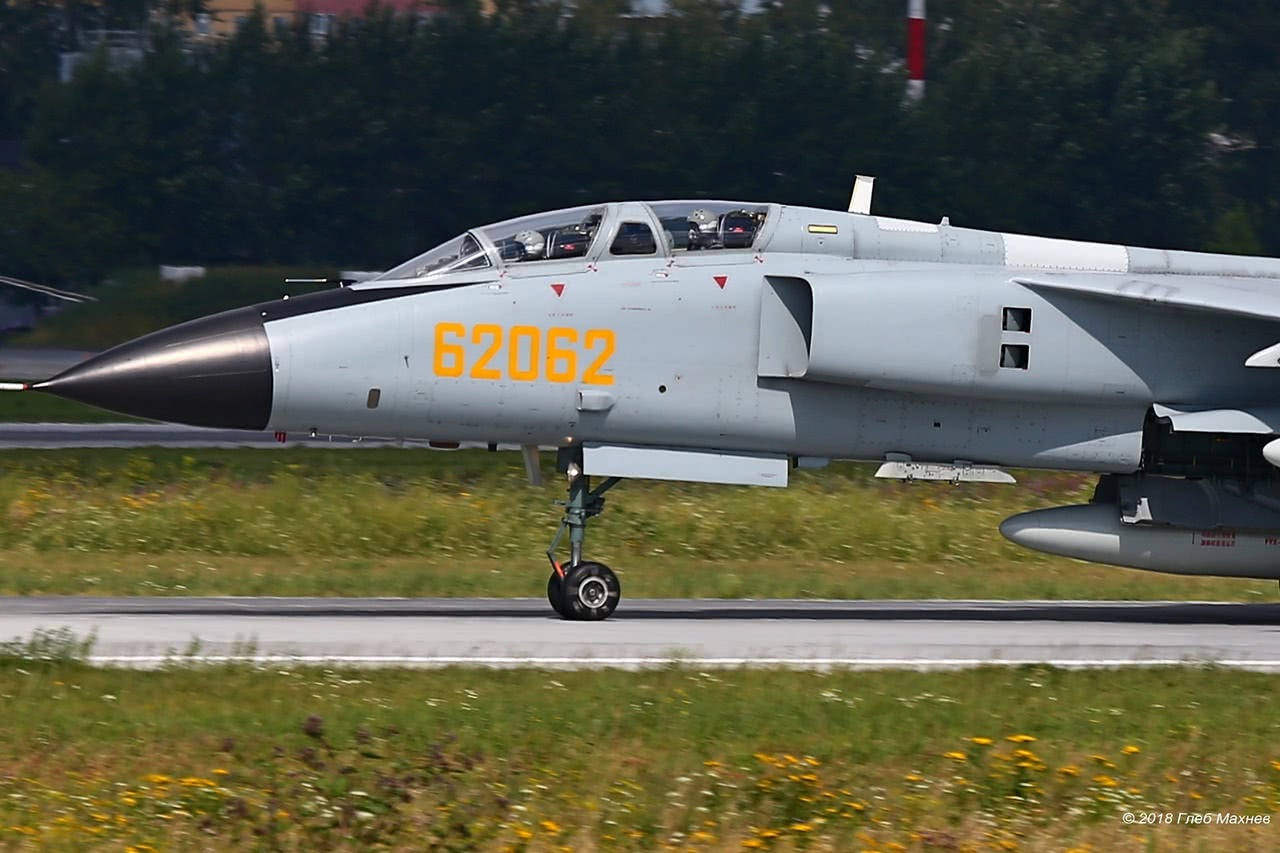 飞豹机队从俄载誉回国|轰六|歼轰|战斗轰炸机_新浪新闻