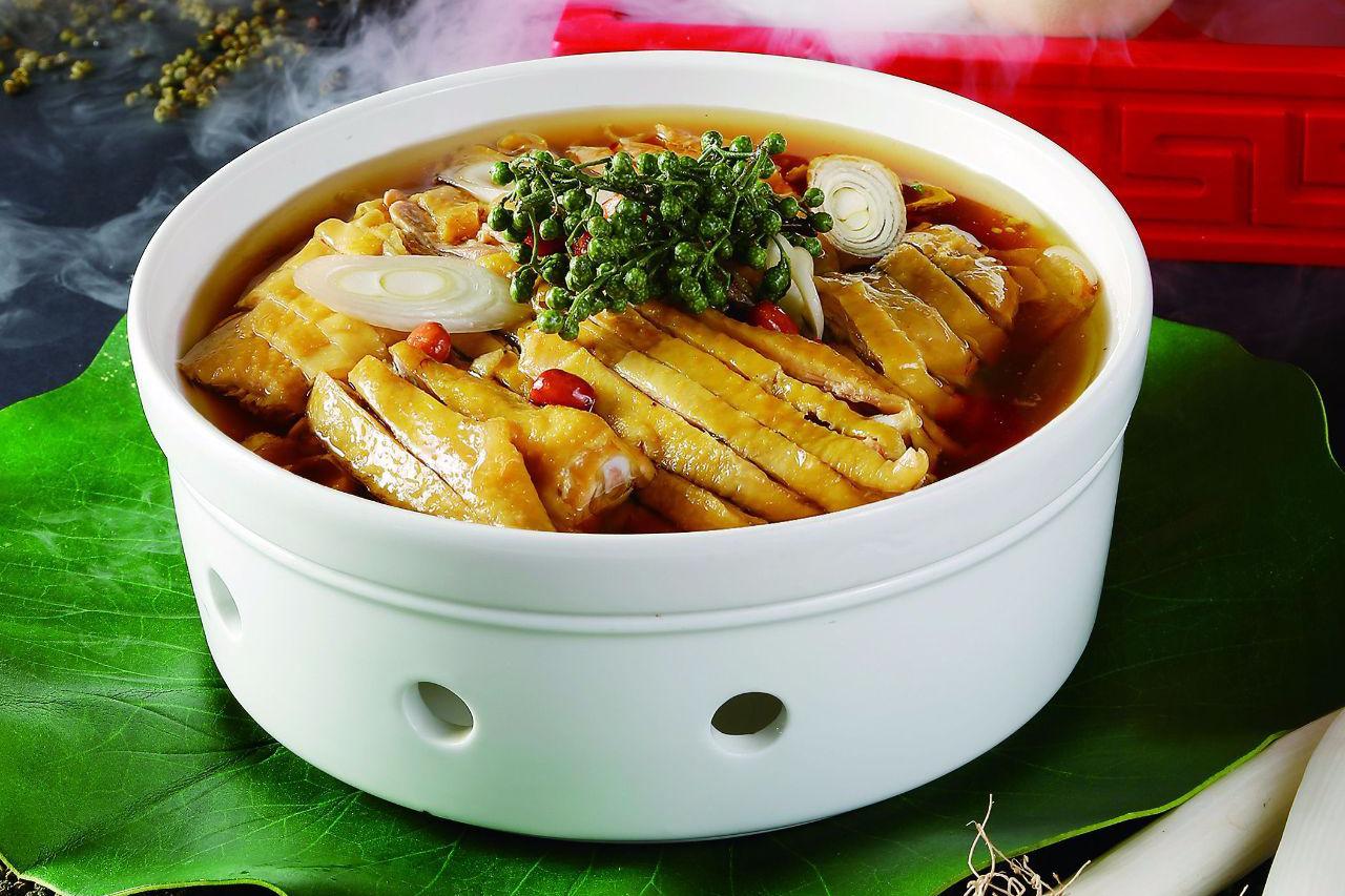 这道川菜,蔬菜汁做汤底,不麻不辣,20年来竟是顾客必点菜