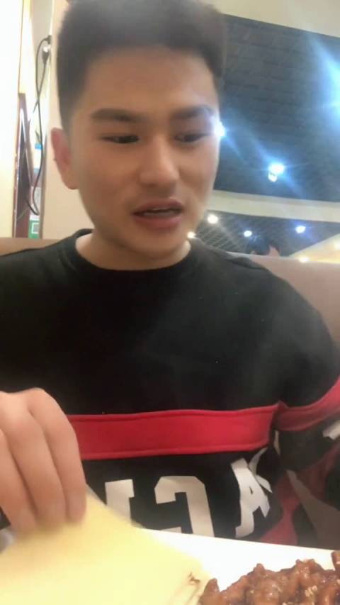 快手上 吃货八宝吃个什么肉丝