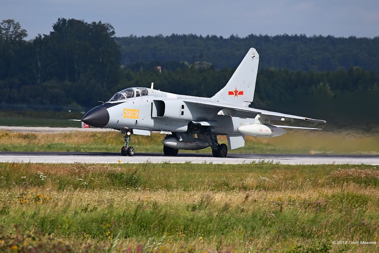 飞豹机队从俄载誉回国|轰六|歼轰|战斗轰炸机_新浪新闻