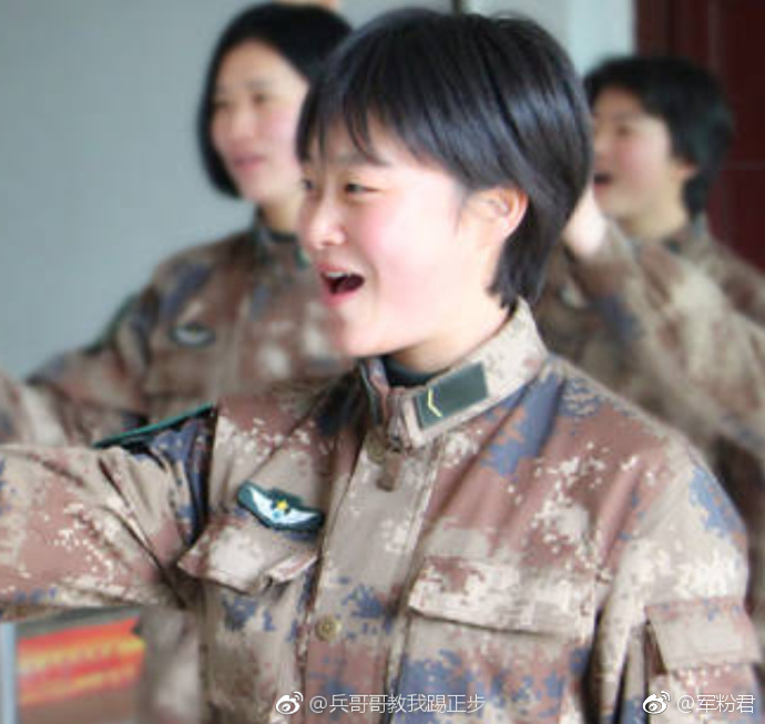 当初为什么剪了短发因为要成为帅气的中国女兵啊.