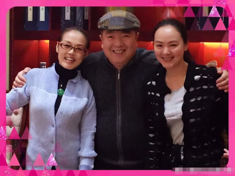 62岁董浩近照老成这样,曾患重病危在旦夕,夫人伉俪情深救夫