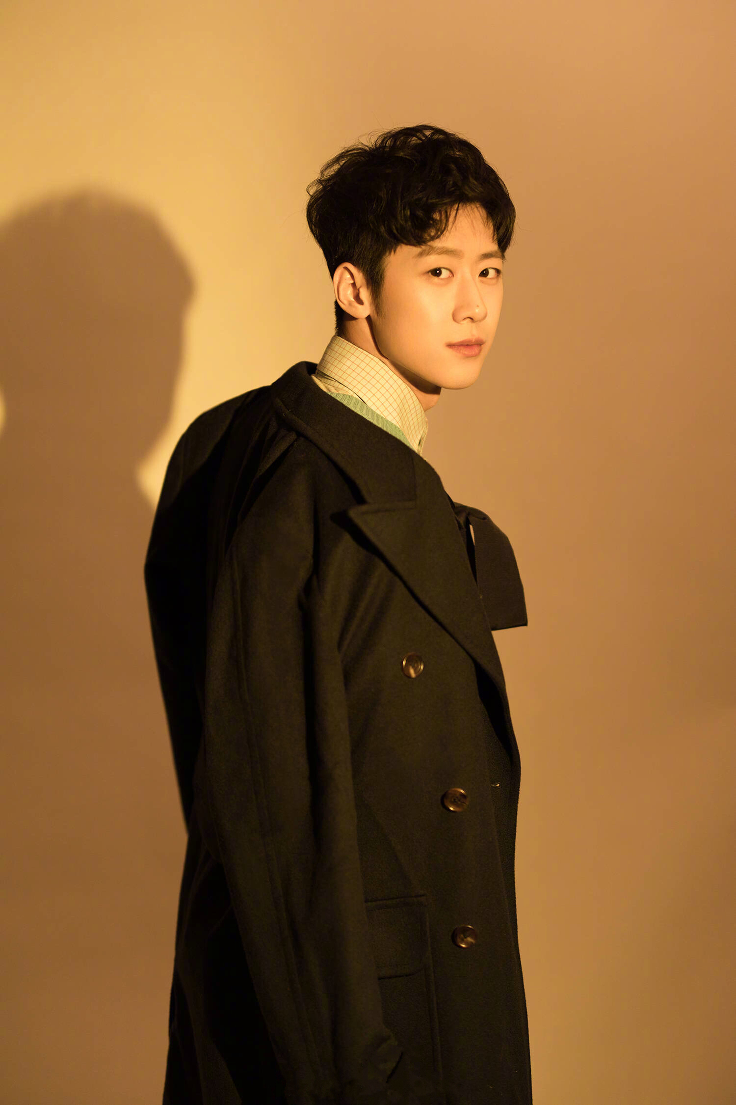 据了解,大家好奇心甚重的男二韩子墨由 饰演