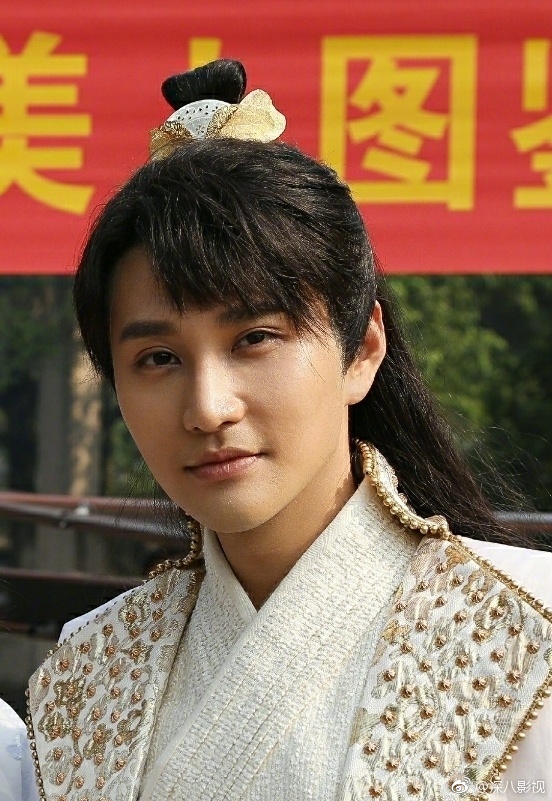 张智尧和狄龙版的洗洗眼吧 67676767楚留香翻拍,演员一个都不