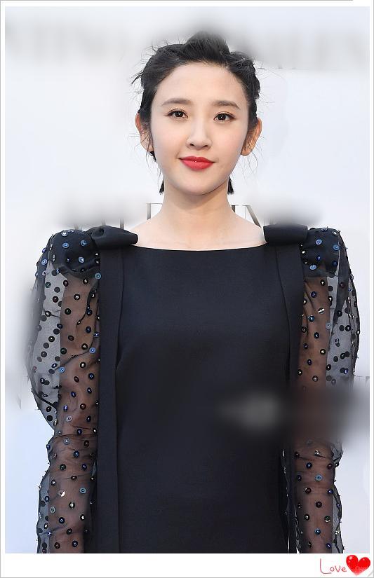当28岁唐艺昕同台39岁小s网友终于知道保养对女人多重要了