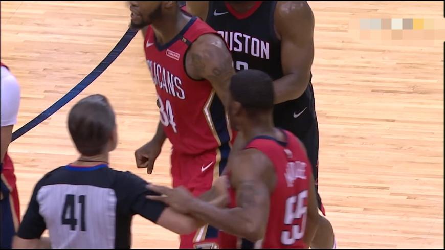 戈登惨遭猴子偷桃! 哈登立马上前怒视对方, 却遭黑手推搡