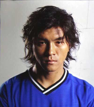 张玉宁 2004年4月在训练结束后,曲乐恒与老张玉宁等四人一起饮酒聊天.
