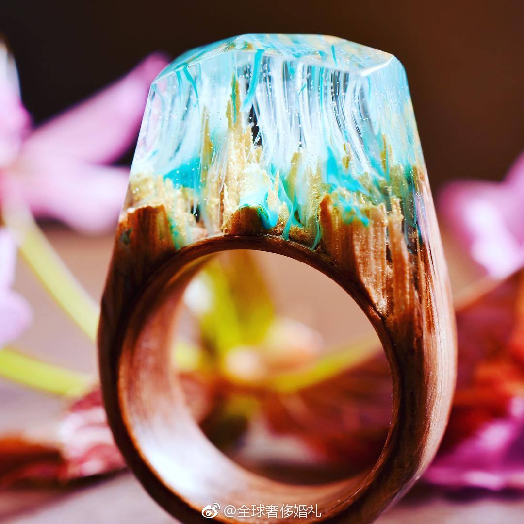 木头与滴胶结合的幻景戒指,小小的戒指,也可以如此神秘浪漫