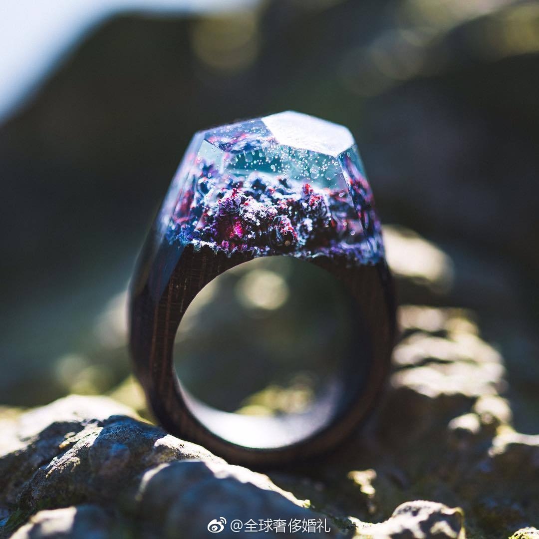 木头与滴胶结合的幻景戒指,小小的戒指,也可以如此神秘浪漫
