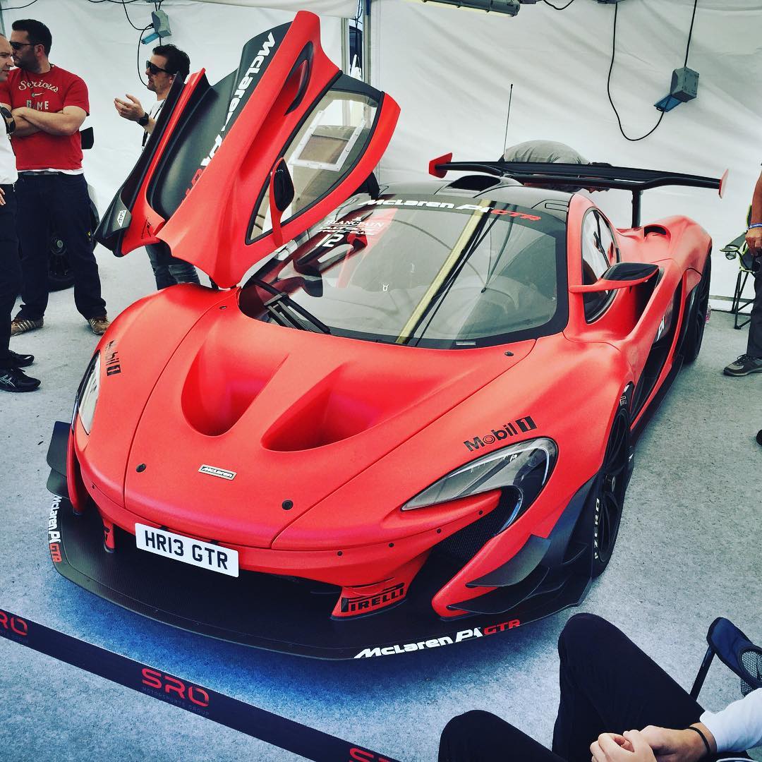 赛道猛兽之哑光红迈凯伦p1 gtr,p1 任何颜色都能驾驭,霸气十足