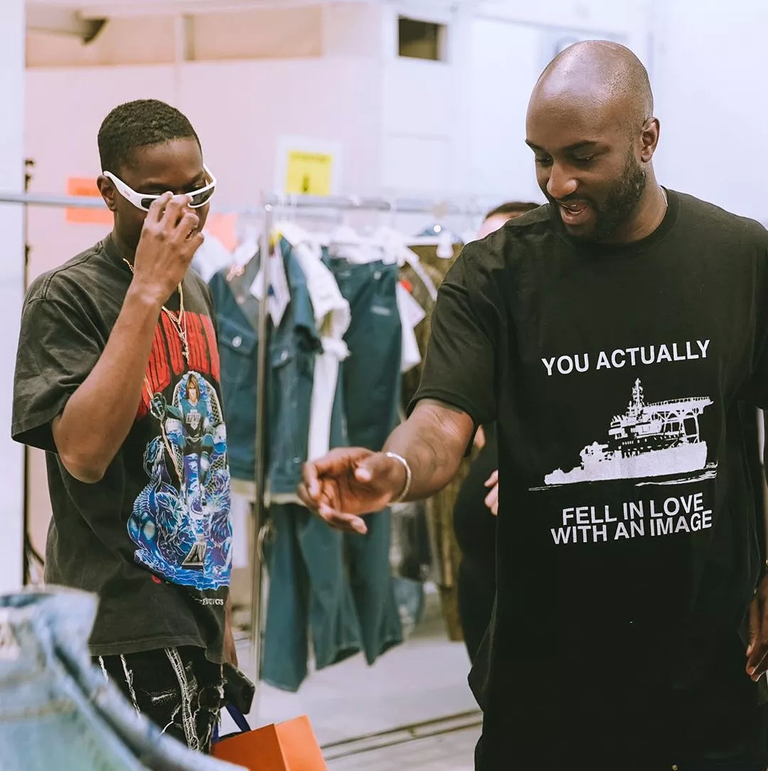 virgilabloh沉迷手机除了快乐或许还能让你当上lv设计师