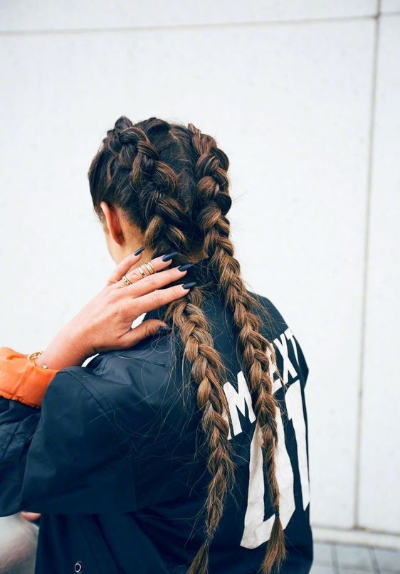 欧美酷帅又个性十足的双麻花辫子|辫子|欧美|麻花_新浪新闻