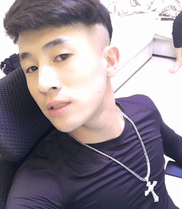 网红仙洋再次惹争议,被封杀还不消停,网友:看看人家天佑