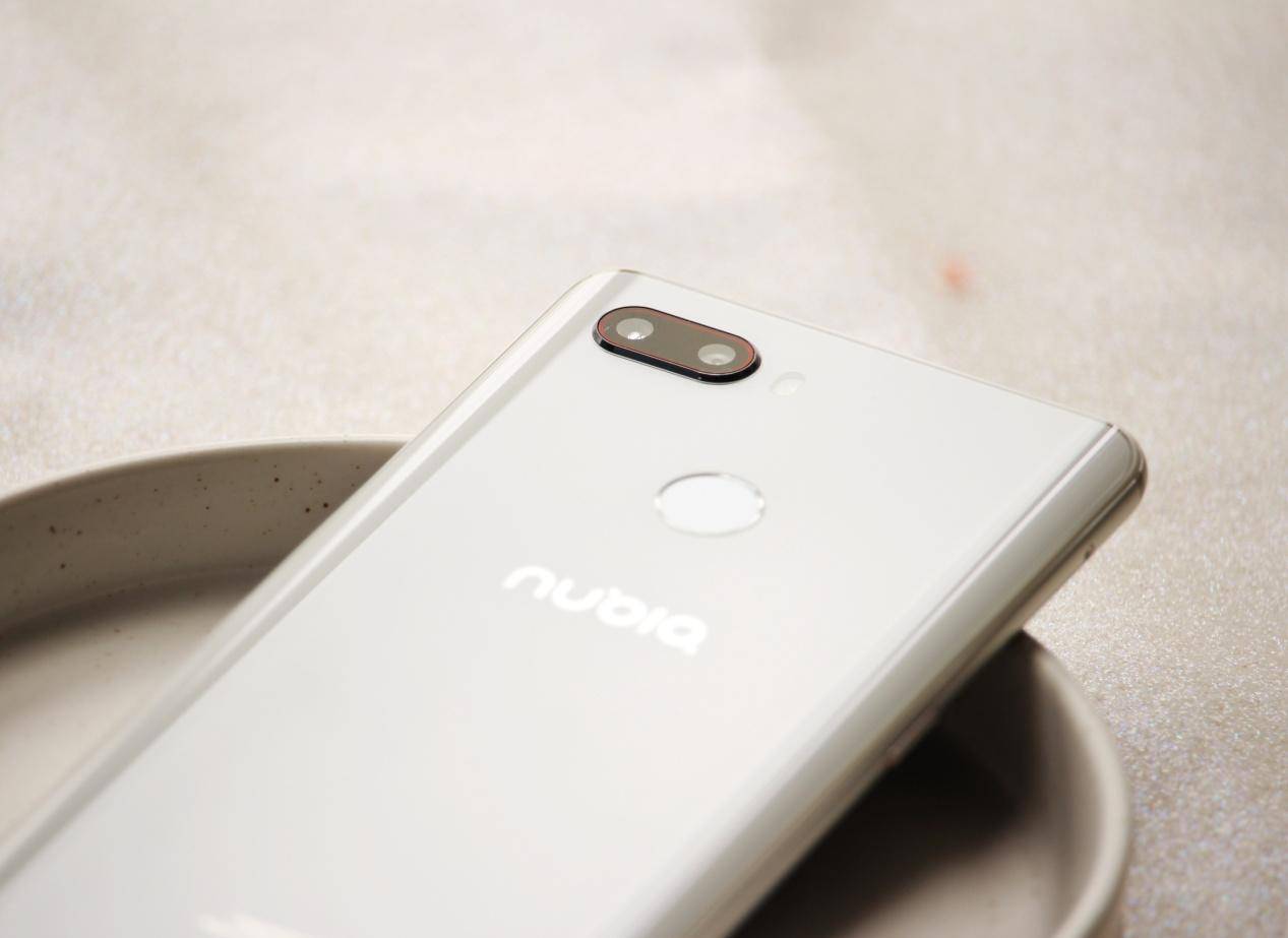 全面评测nubia z18mini:看设计看拍照