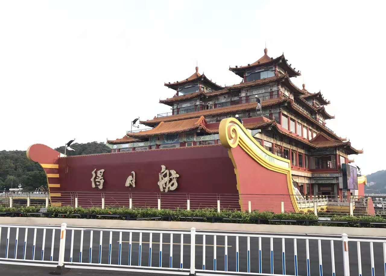 从白天到夜晚, 珠海得月舫的悠闲时光