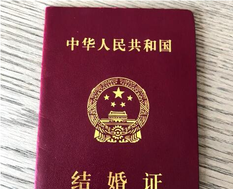 陈龙章龄之结婚六周年晒照 纪念铁婚,秀家族结婚证尽显恩爱