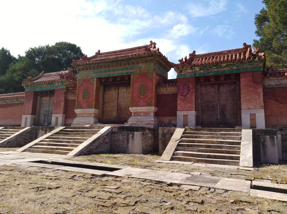 只因康熙在墓碑上刻了15个字,此墓300年来完好无损,无人敢盗