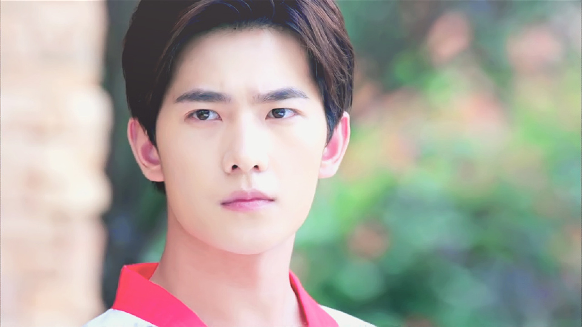 同演《红楼梦》贾宝玉,杨洋已经成为一线明星,而他却无人认识