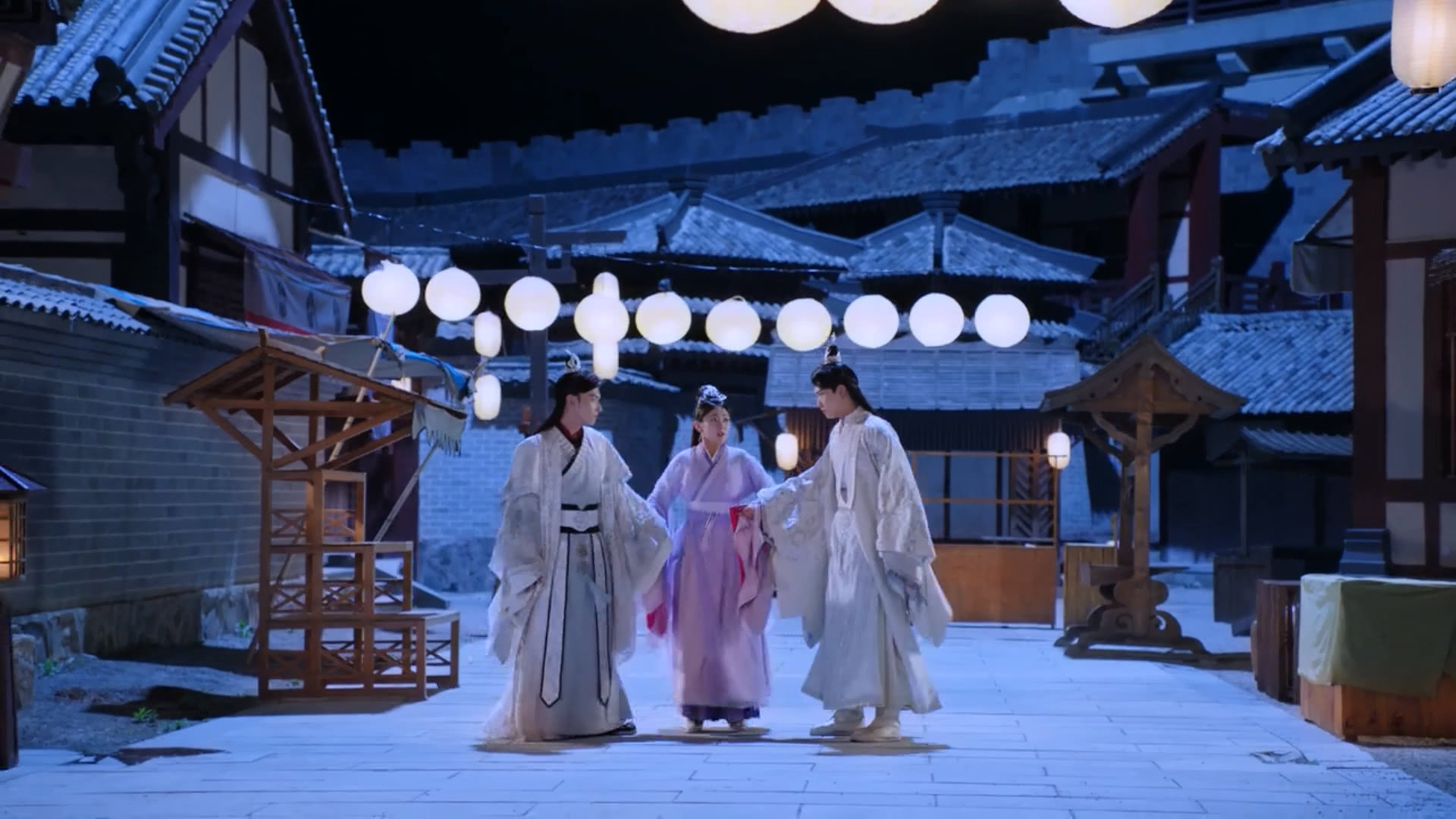 双世宠妃2镜心为当十四王妃,甘愿进大牢,大婚造型美过曲小檀