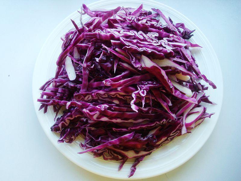 凉拌紫甘蓝是焯水好?还是生吃好?看这里就明白了