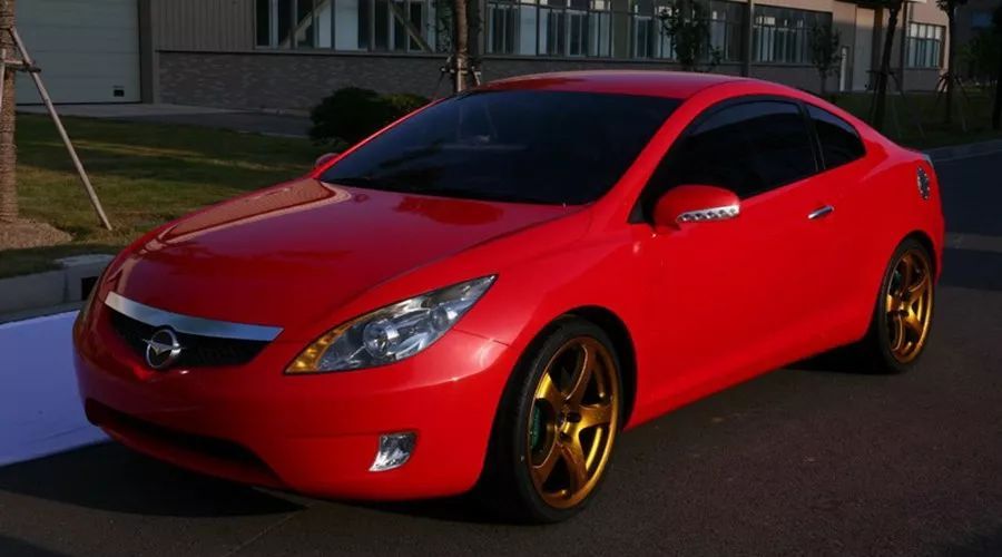 正文 2006年北京车展,海马汽车展出了自己的首台概念跑车——海马s1