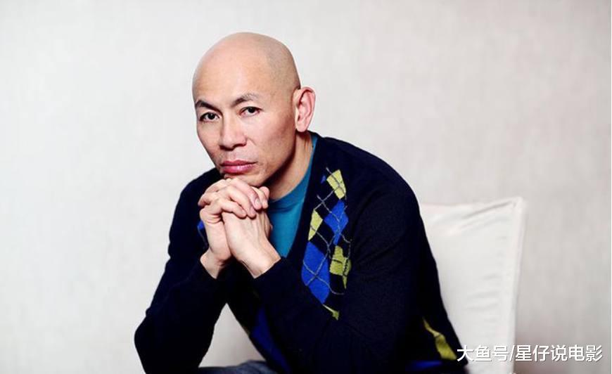 他是《红海行动》的导演, 曾经高考落榜, 如今电影票房创34亿!