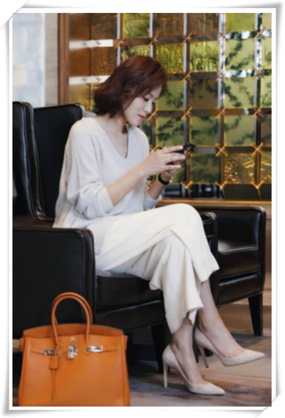 叶一茜真会装一件百褶裙就辣妈变少女田亮真是赚大了