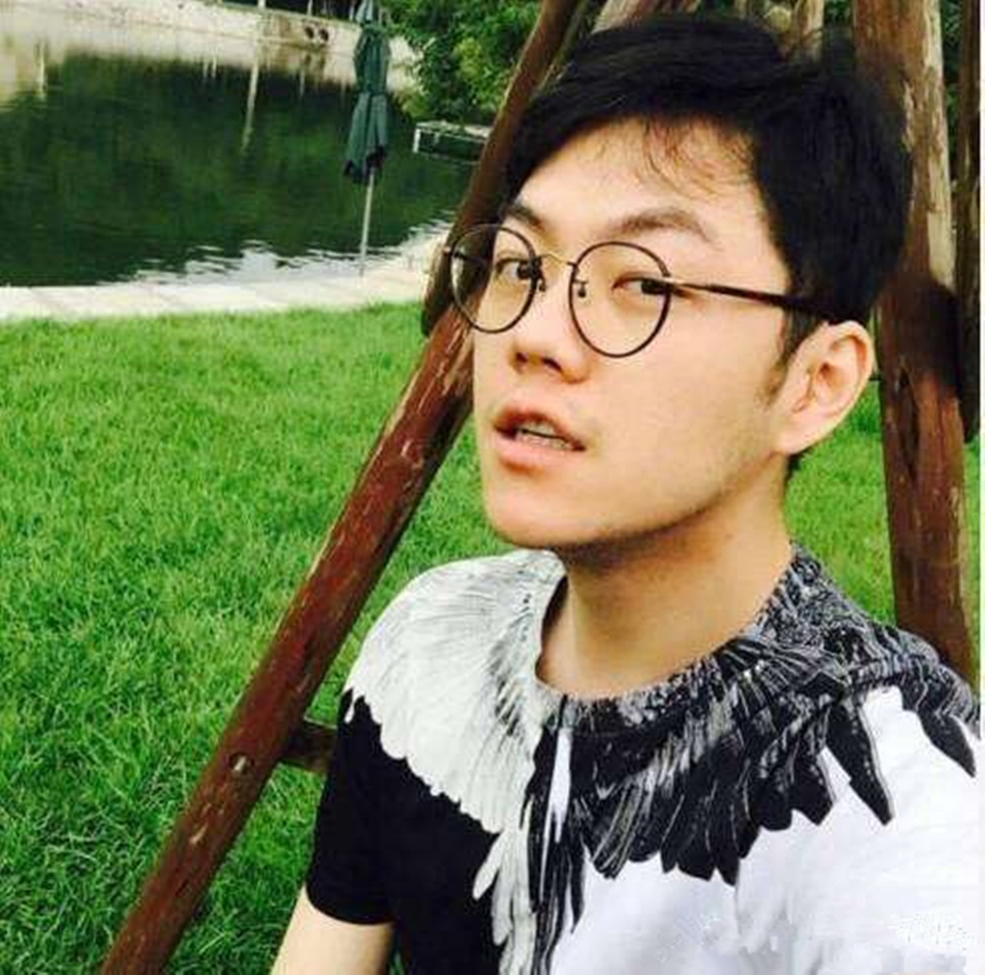 网友看到张靓颖的新男友后,纷纷表示对方又是渣男一枚,更是直呼靓颖的