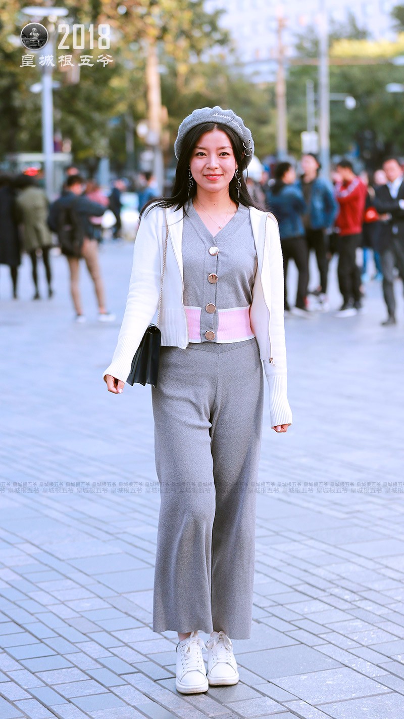 街拍:在这个信息量爆炸的时代,想要学习穿搭的途径多种多样